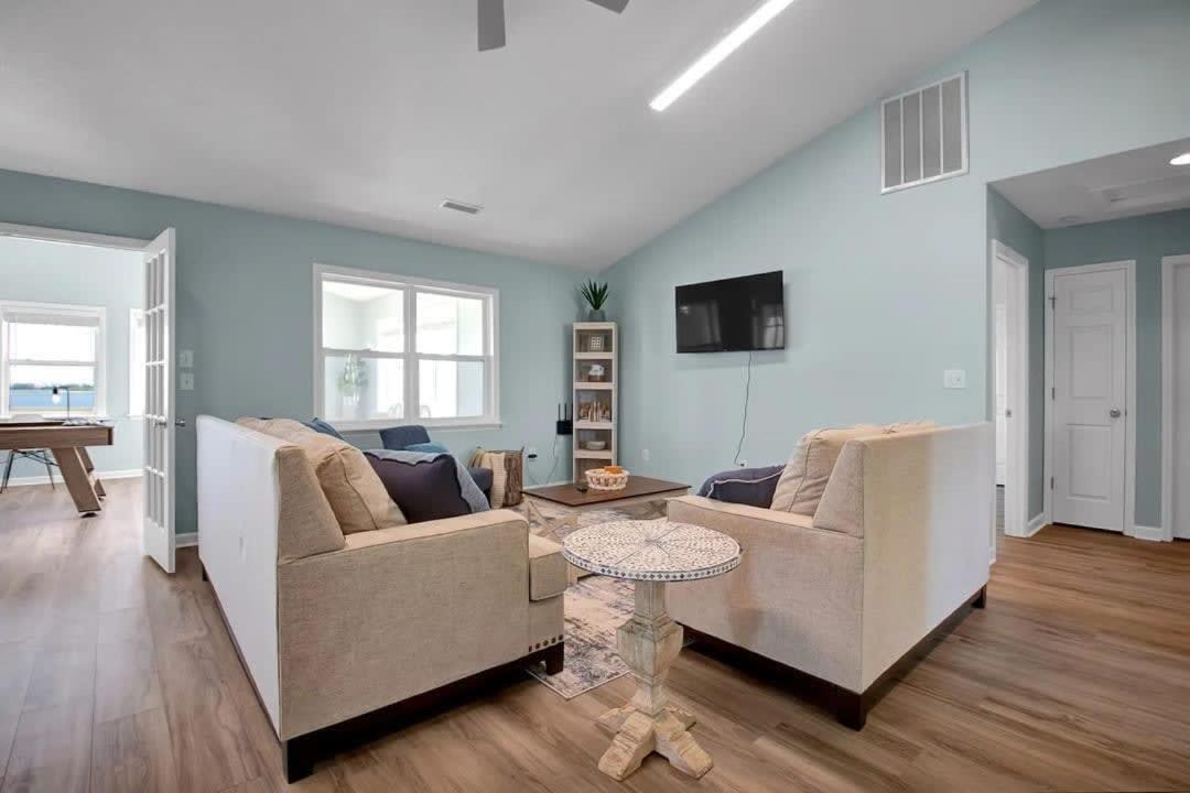 Surf City Serene Waterfront Vacation Home מראה חיצוני תמונה