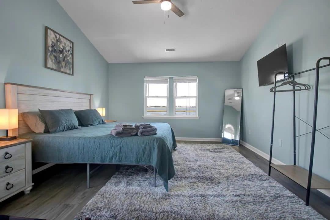 Surf City Serene Waterfront Vacation Home מראה חיצוני תמונה