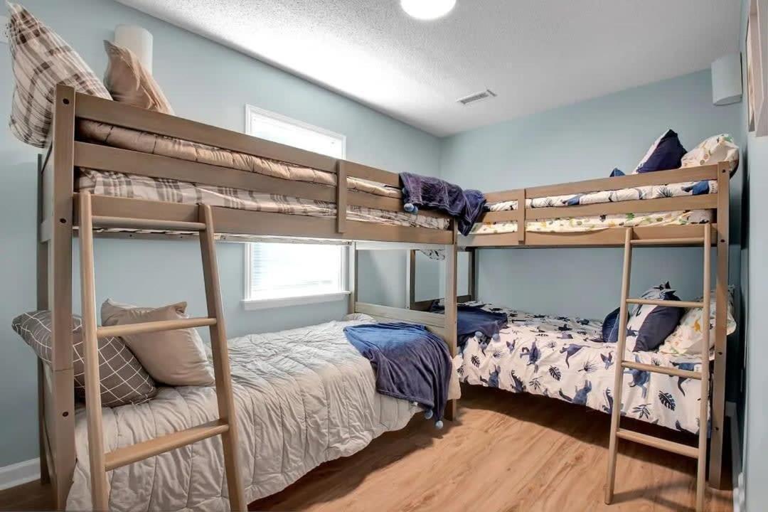 Surf City Serene Waterfront Vacation Home מראה חיצוני תמונה