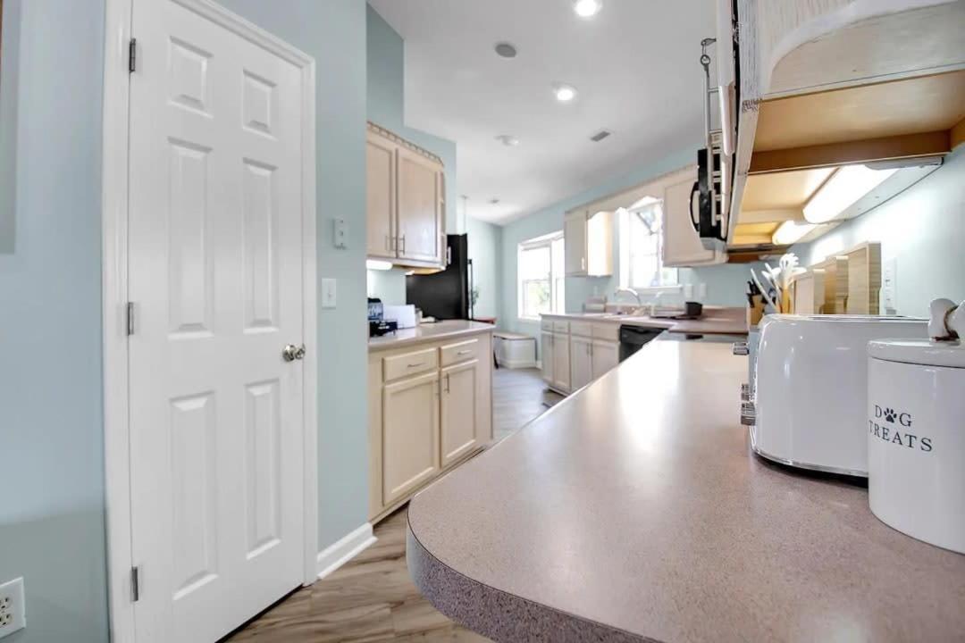 Surf City Serene Waterfront Vacation Home מראה חיצוני תמונה
