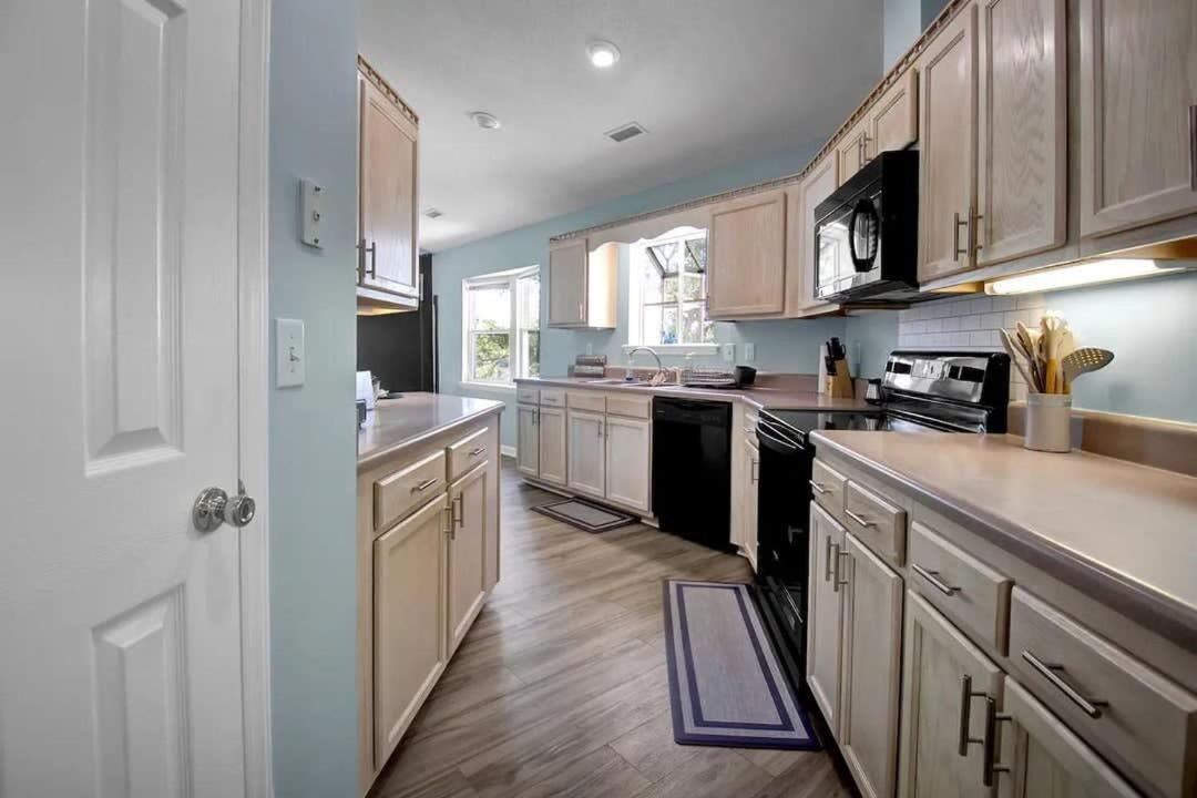 Surf City Serene Waterfront Vacation Home מראה חיצוני תמונה