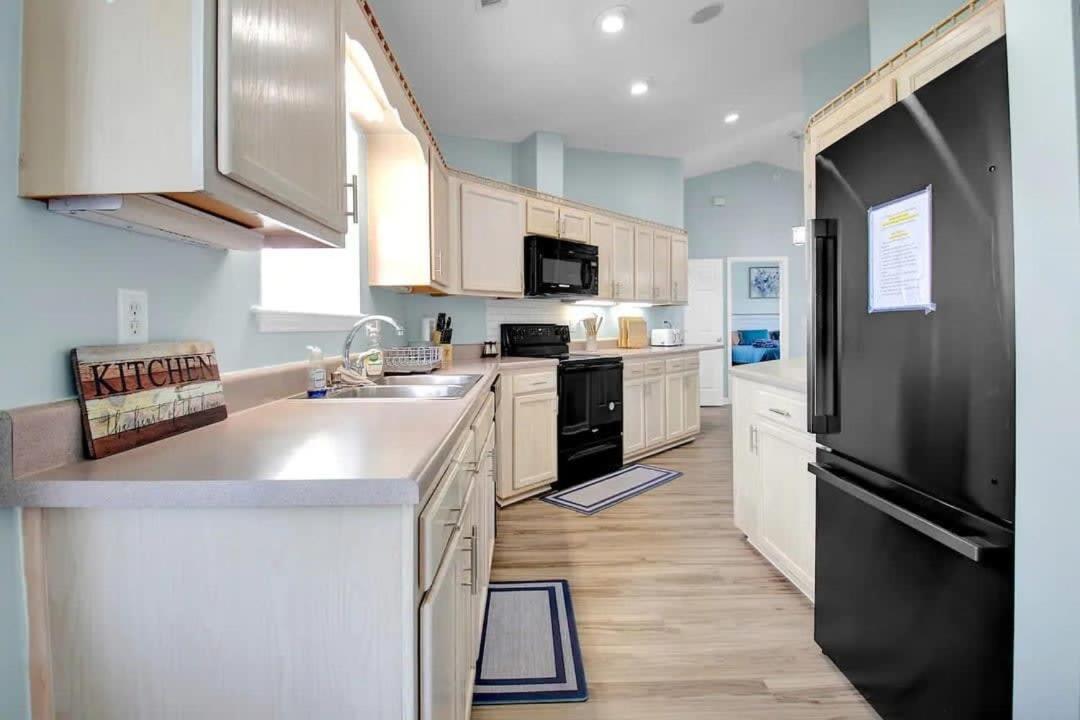 Surf City Serene Waterfront Vacation Home מראה חיצוני תמונה