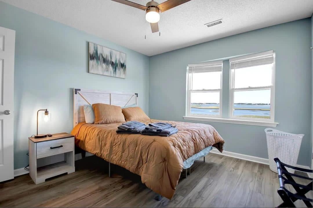 Surf City Serene Waterfront Vacation Home מראה חיצוני תמונה